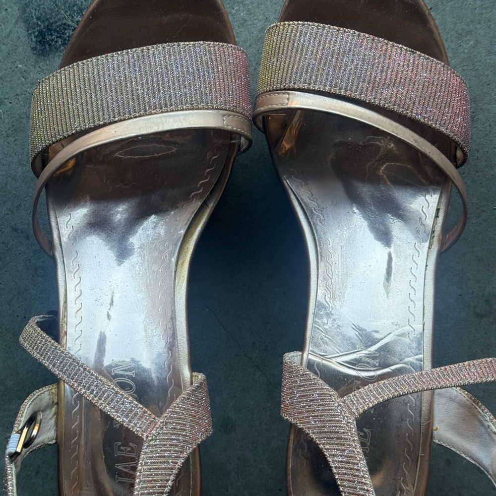 Elegant Women's Strappy Sandals